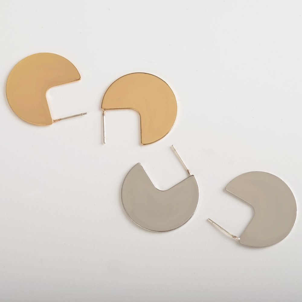 💙Minimalist Circle Earrings - Picture 3 of 11